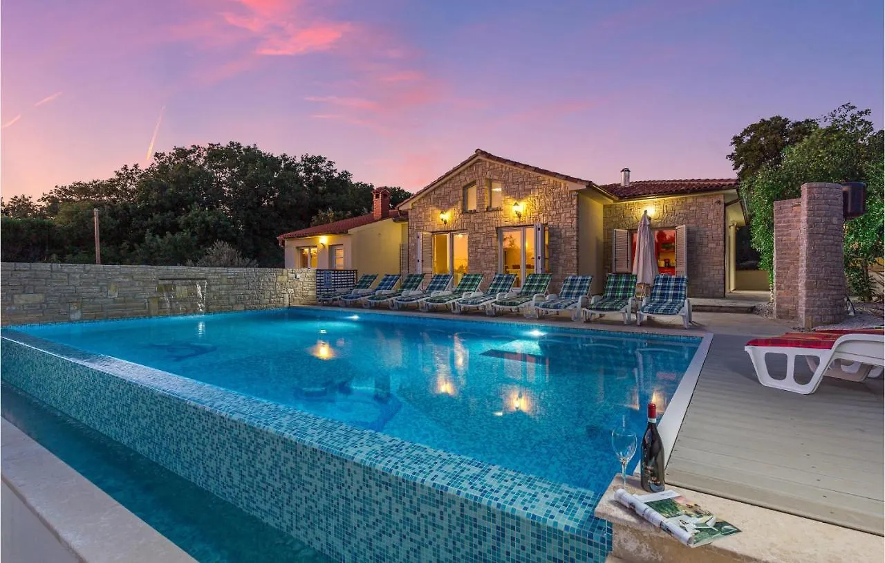 Gorgeous Home In Medulin With Kitchen 0*,  Croatia