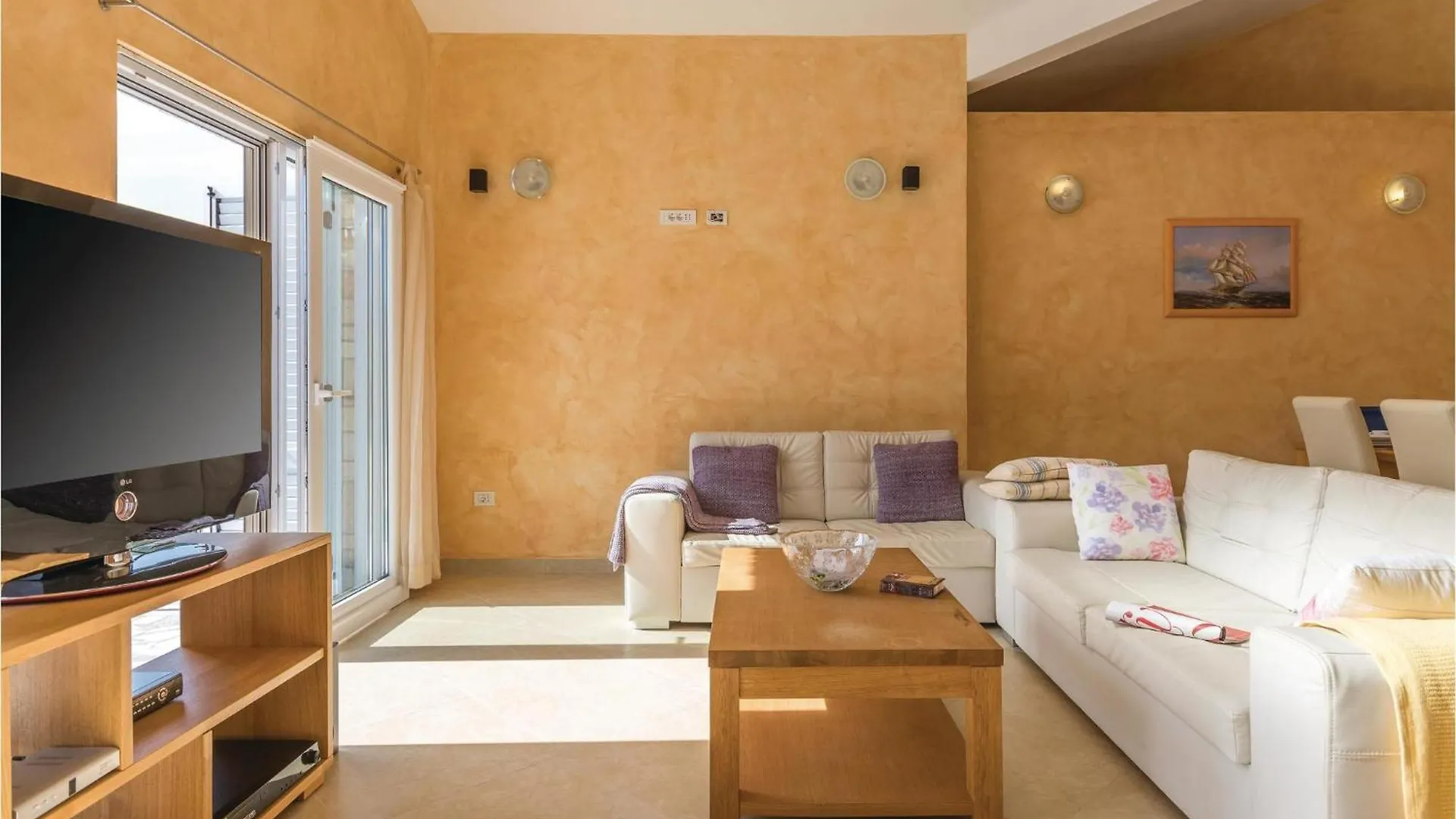 Gorgeous Home In Medulin With Kitchen