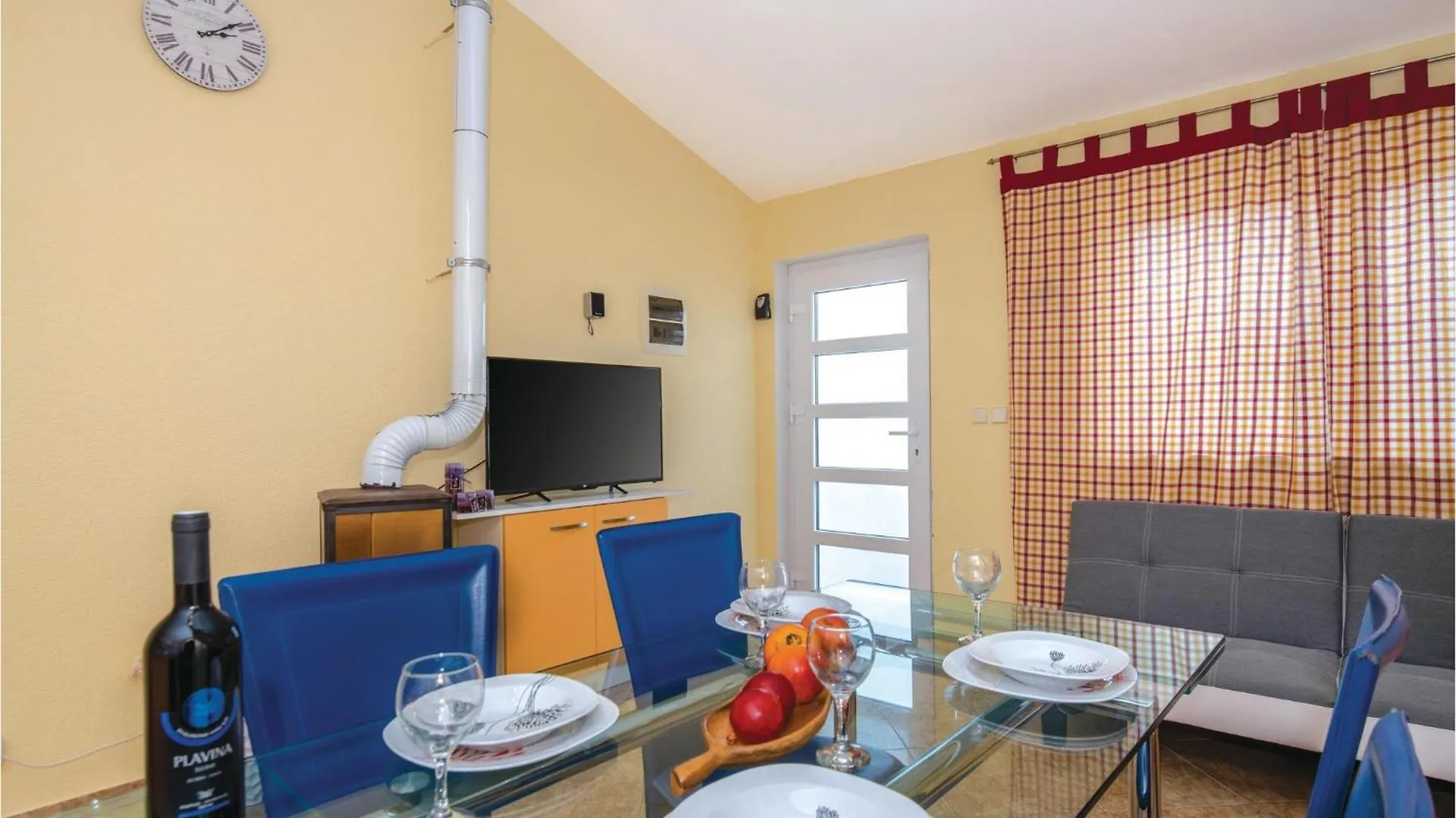 Gorgeous Home In Medulin With Kitchen Holiday home