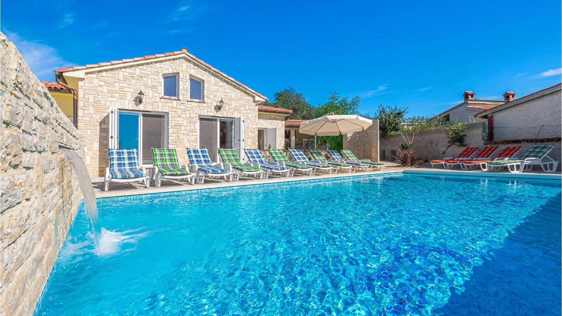 בית נופש Gorgeous Home In Medulin With Kitchen