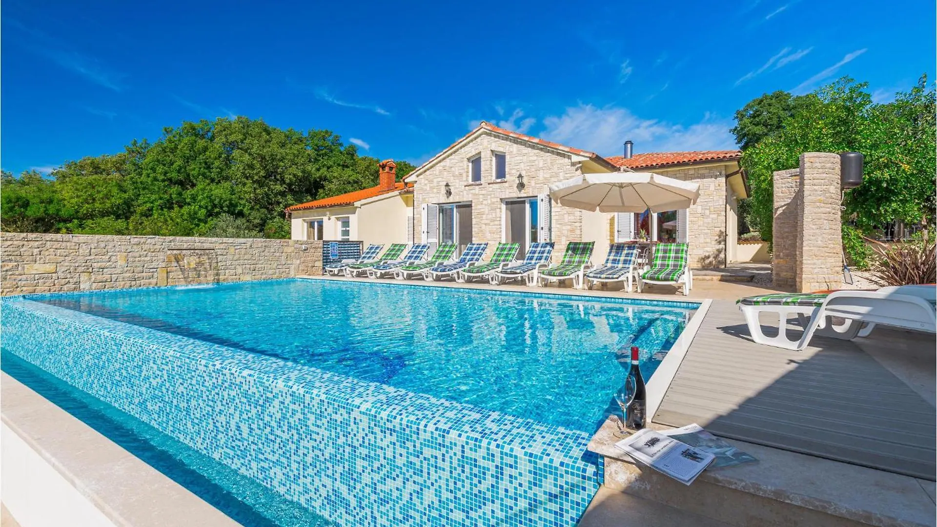Gorgeous Home In Medulin With Kitchen Croatia
