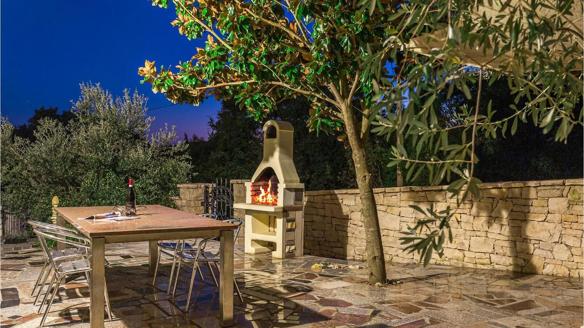 Gorgeous Home In Medulin With Kitchen