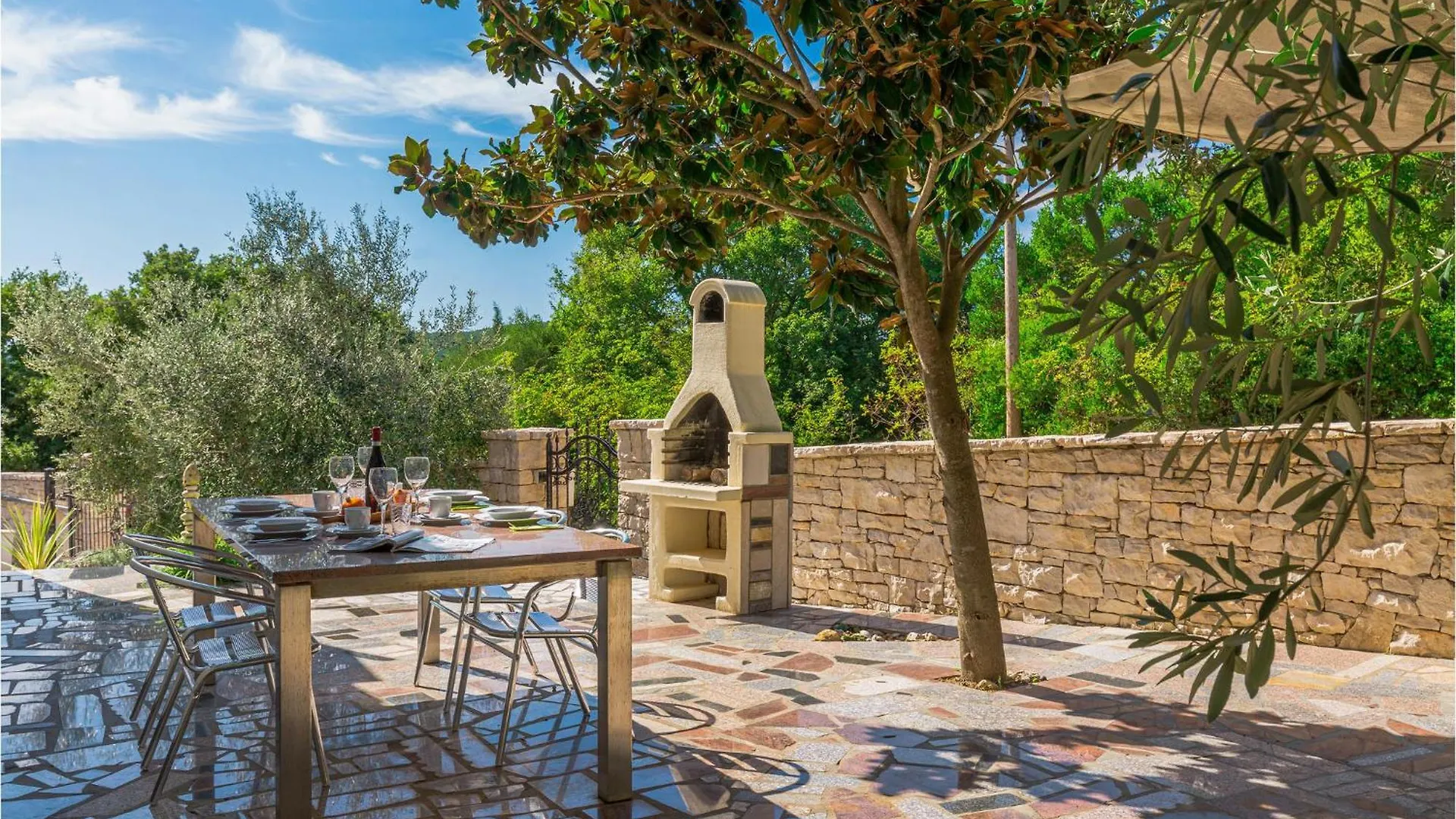 Gorgeous Home In Medulin With Kitchen