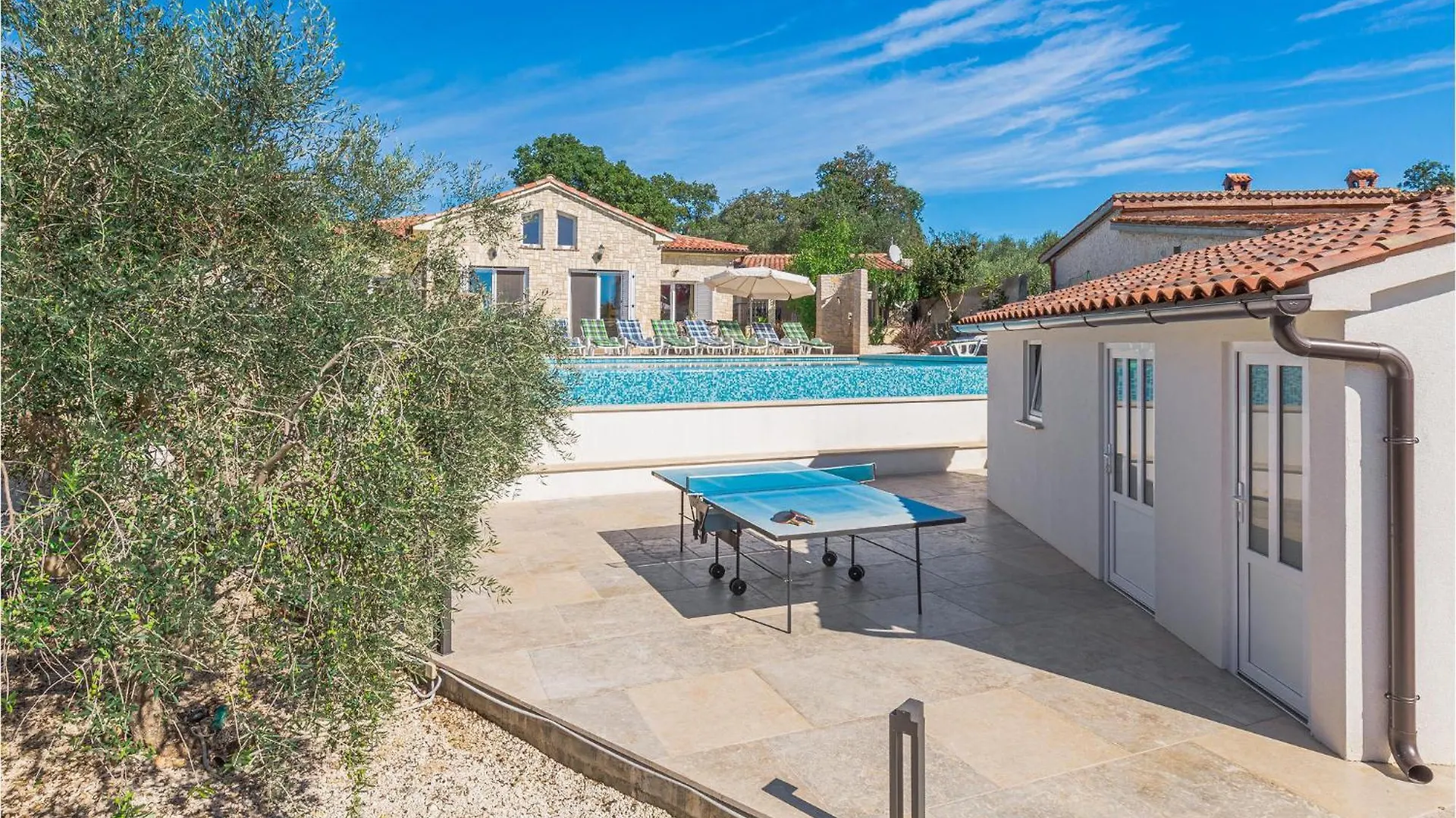 Gorgeous Home In Medulin With Kitchen
